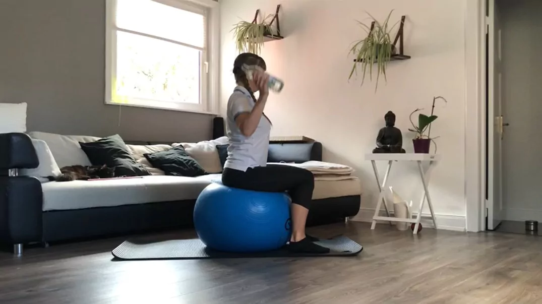 Gemeinsam aktiv trotz Corona – Kräftigung mit Pezziball