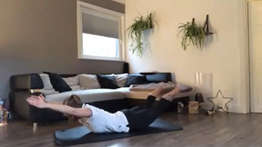 Übungen auf der Matte mit Annika